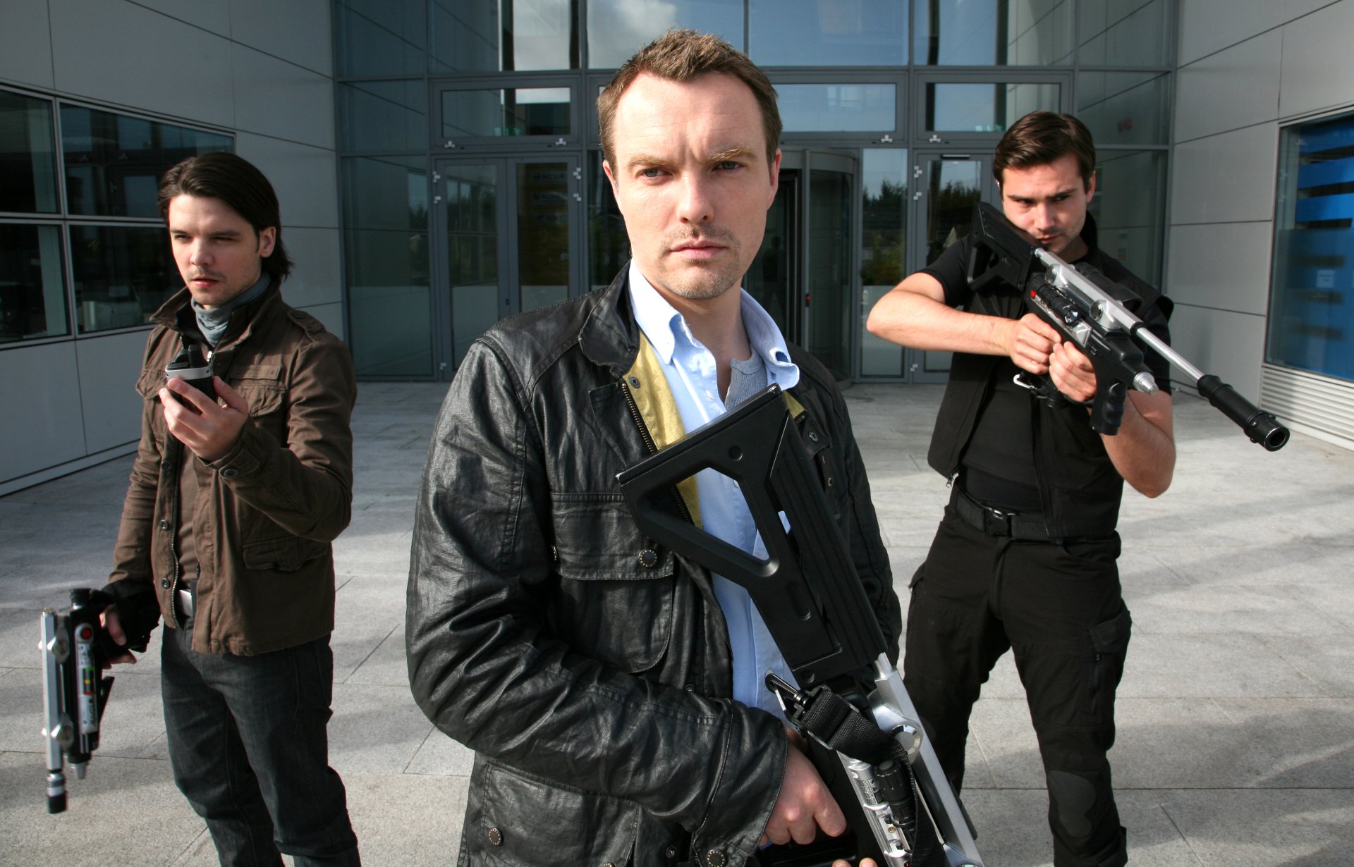 Download Ben Mansfield Hilary Becker James Murray Stephen Hart Andrew-Lee Potts Connor Temple TV Show Primeval 4k Ultra HD Wallpaper