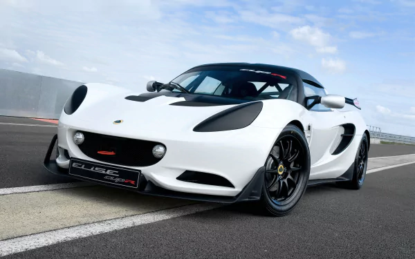 A white Lotus Elise supercar parked on an asphalt surface under a cloudy sky, captured in 4K Ultra HD for a PC desktop wallpaper.