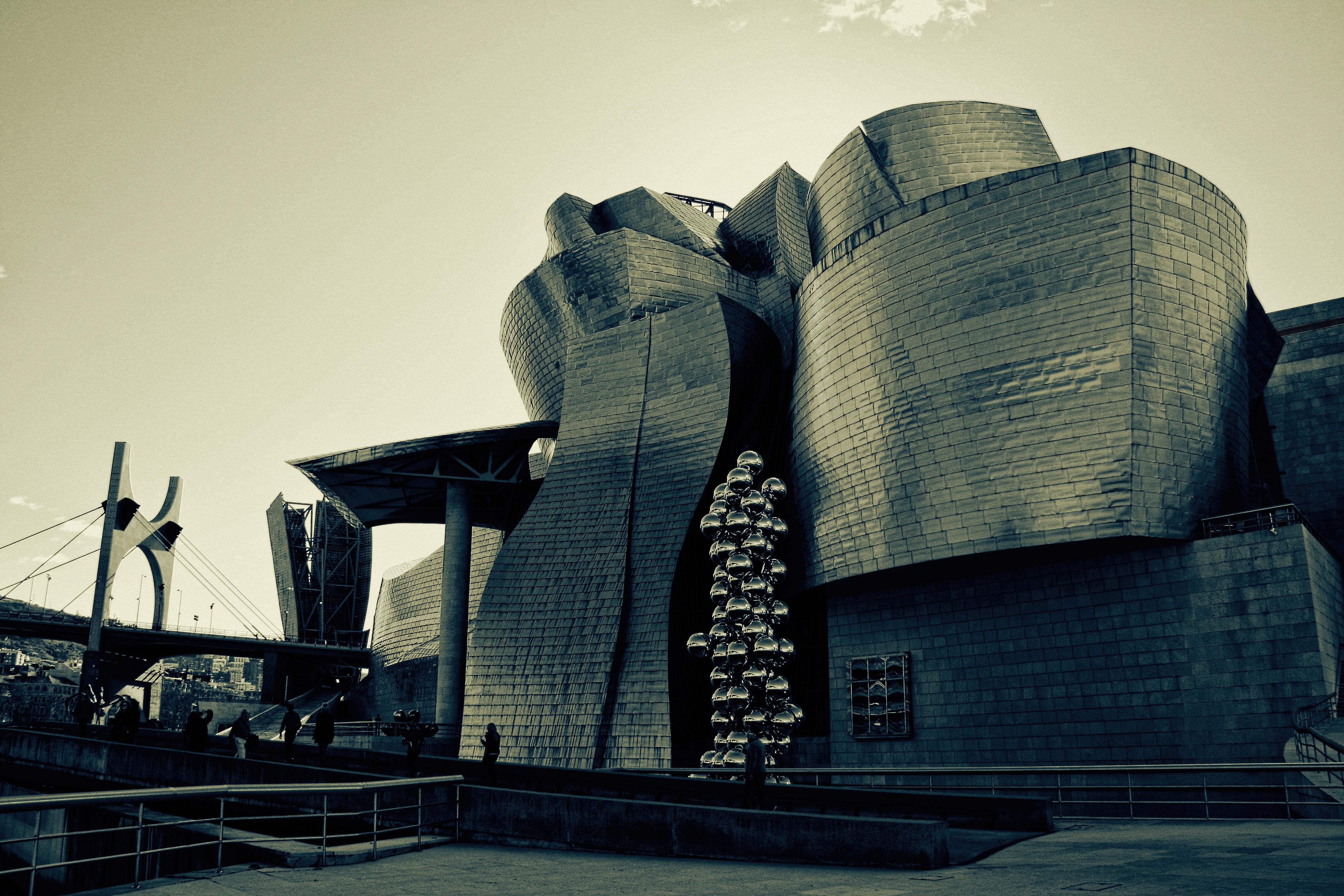 Museo Guggenheim by LANC