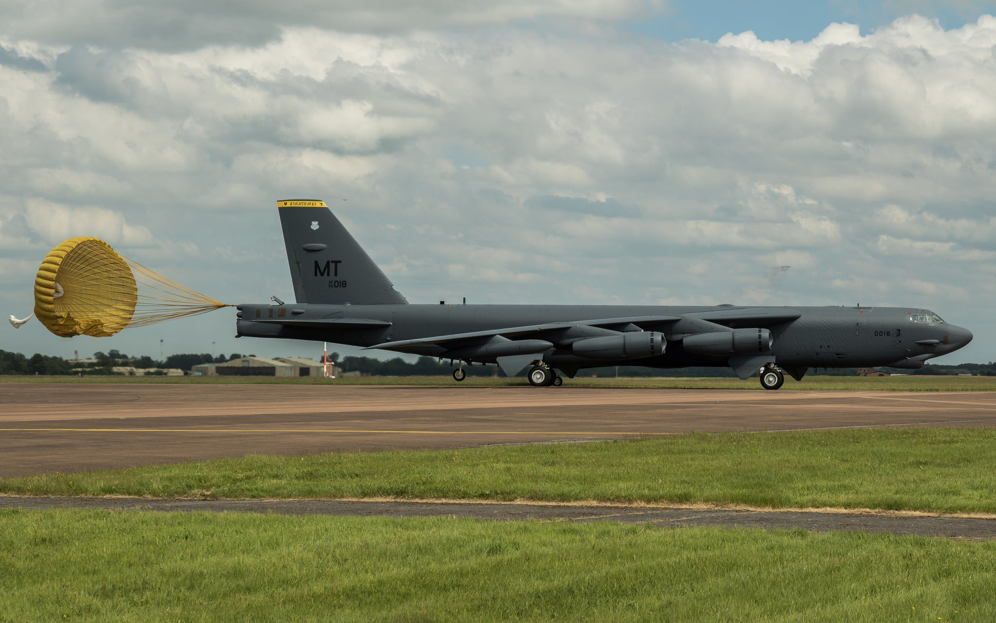 Military Boeing B-52 Stratofortress HD Wallpaper | Background Image