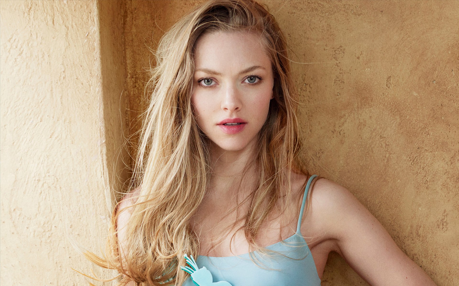 Download American Green Eyes Blonde Actress Celebrity Amanda Seyfried HD  Wallpaper