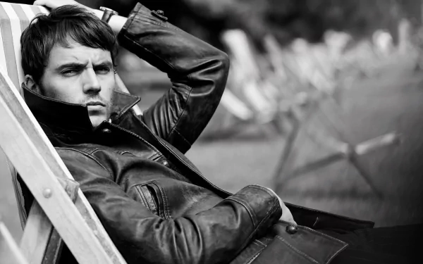 Black & White English actor Celebrity Sam Claflin HD Desktop Wallpaper | Background Image