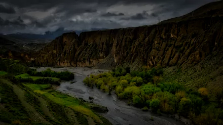 HDR HD PC desktop wallpaper: Tibetan canyon with a winding river and stream, green riverbanks under a dramatic sky, vivid HDR nature scenery.