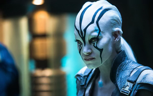 4K Ultra HD wallpaper featuring Sofia Boutella as Jaylah from the movie Star Trek Beyond, showcasing her distinctive white and black striped makeup and costume.