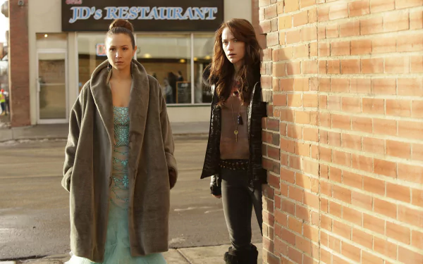 Dominique Provost-Chalkley Waverly Earp Melanie Scrofano TV Show Wynonna Earp HD Desktop Wallpaper | Background Image