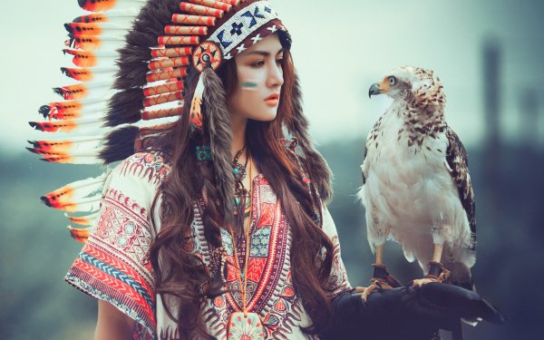 Mujeres Nativa americana Modelo Bird Of Prey Águila Pluma Morena Fondo de pantalla HD | Fondo de Escritorio
