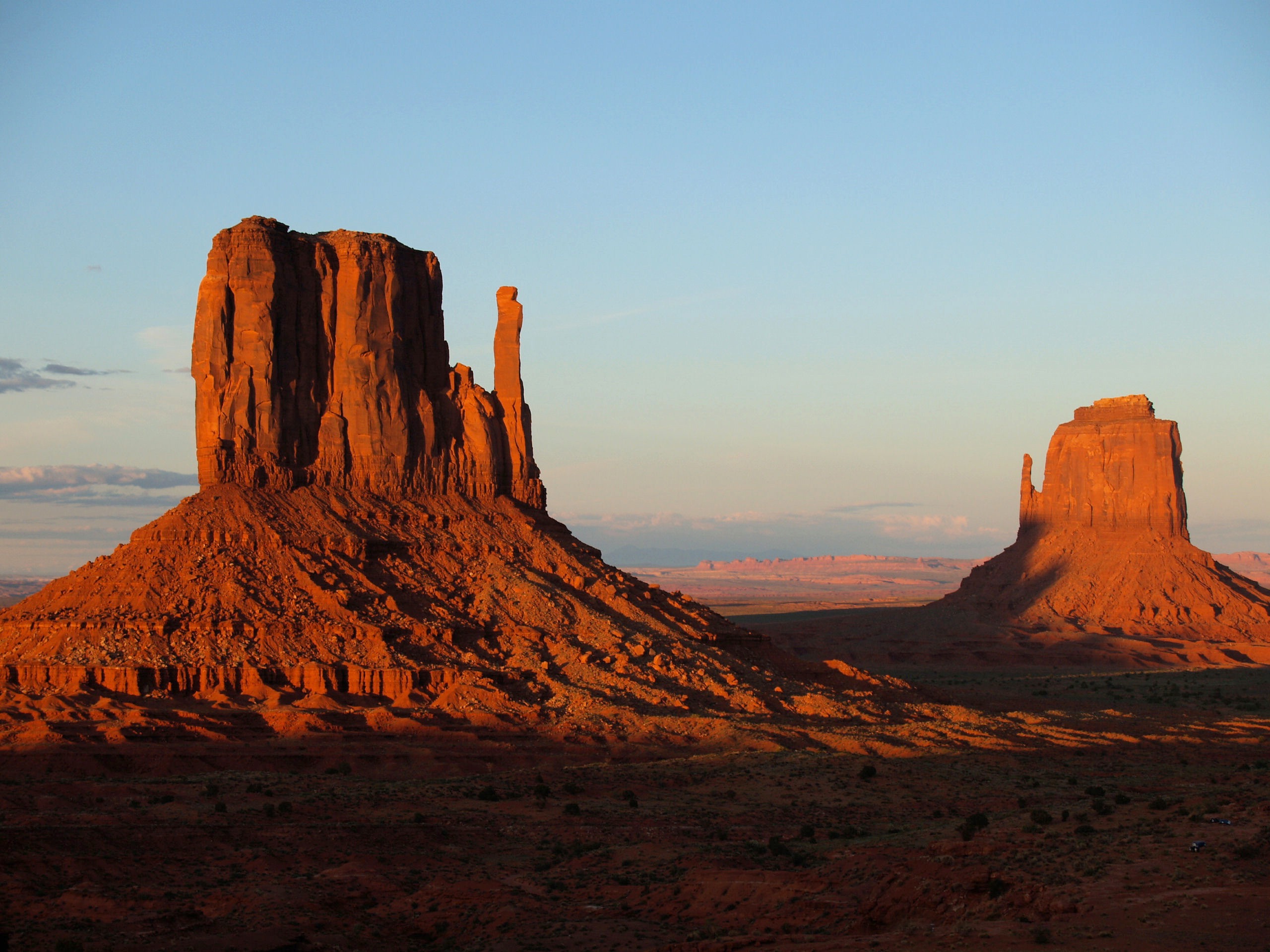 Monument Valley red desert landscape HD Wallpaper | Background Image