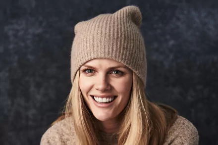 face blonde hat smile American model woman Brooklyn Decker HD Desktop Wallpaper | Background Image