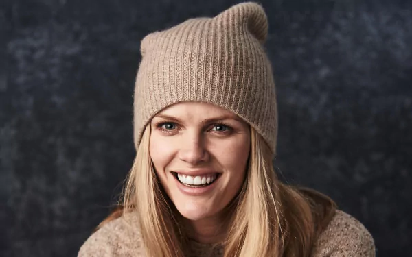 face blonde hat smile American model woman Brooklyn Decker HD Desktop Wallpaper | Background Image