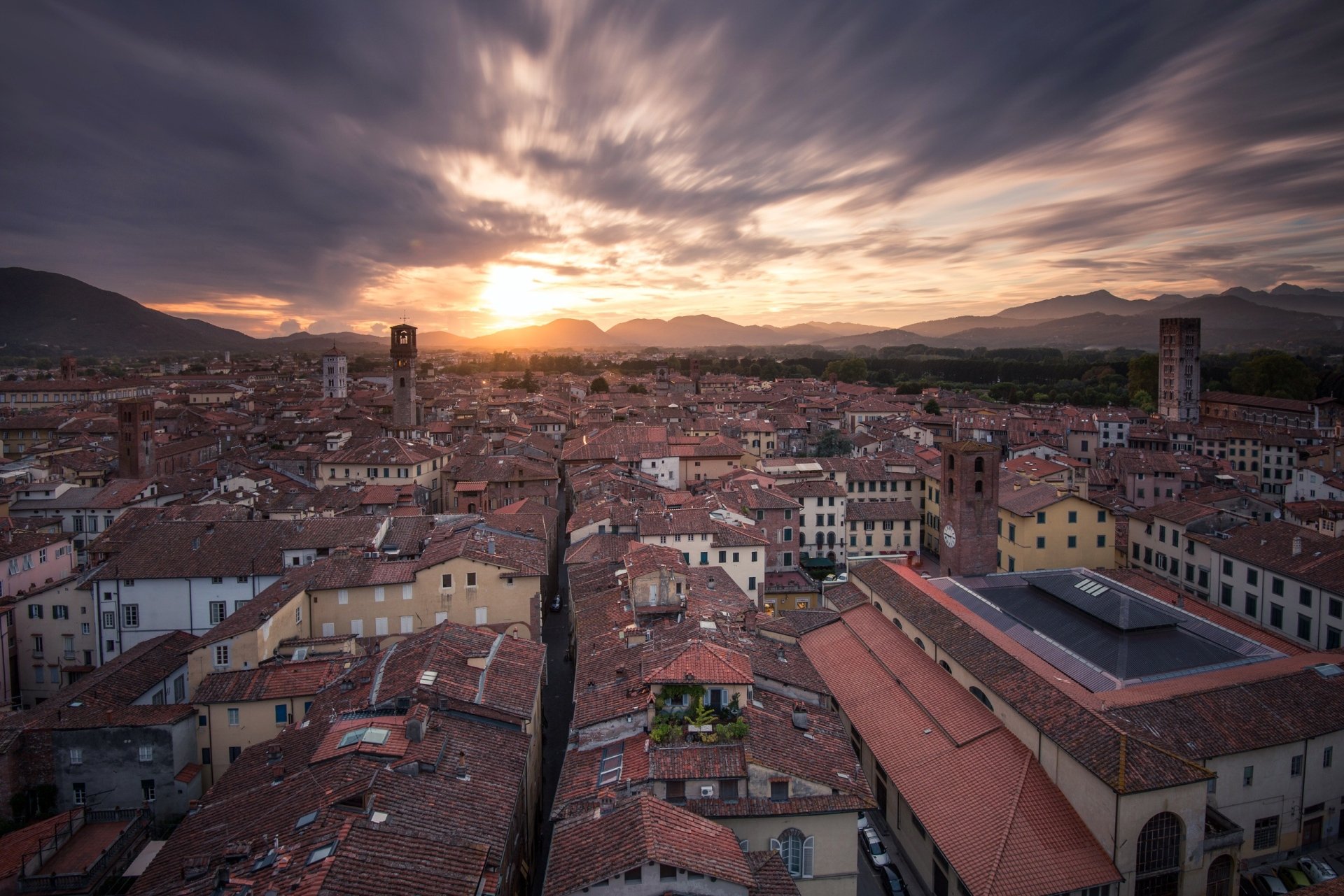Download Building Sunrise House Lucca Italy Tuscany Man Made Town HD Wallpaper