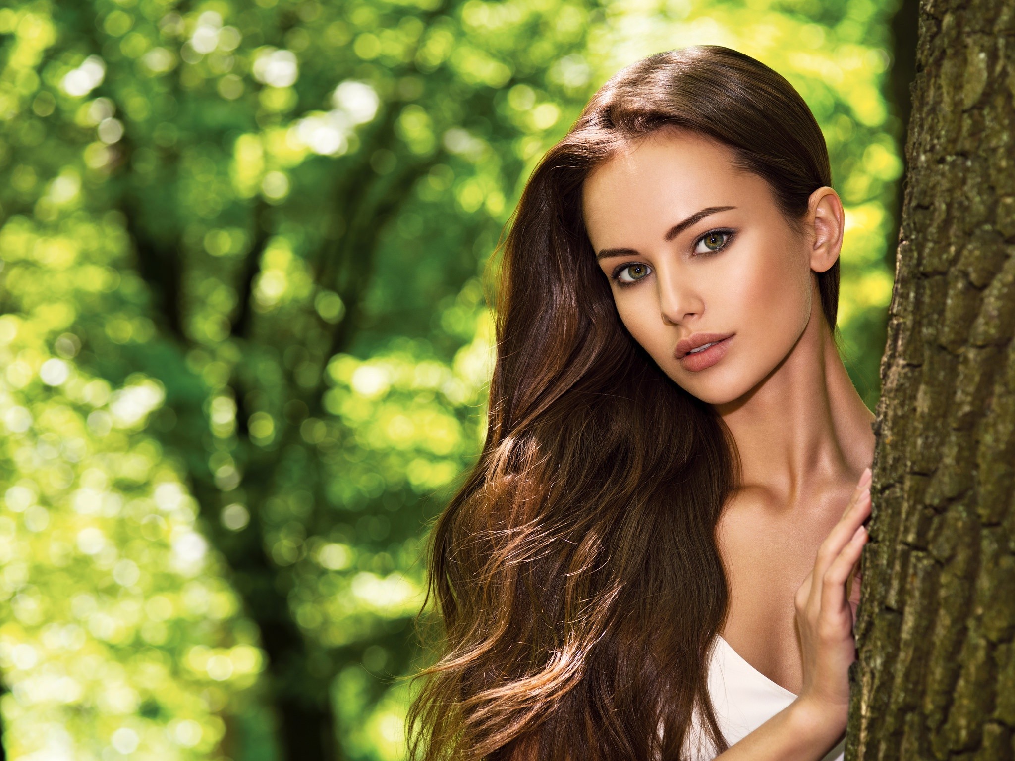 Brunette Beauty with Green Eyes - HD Wallpaper