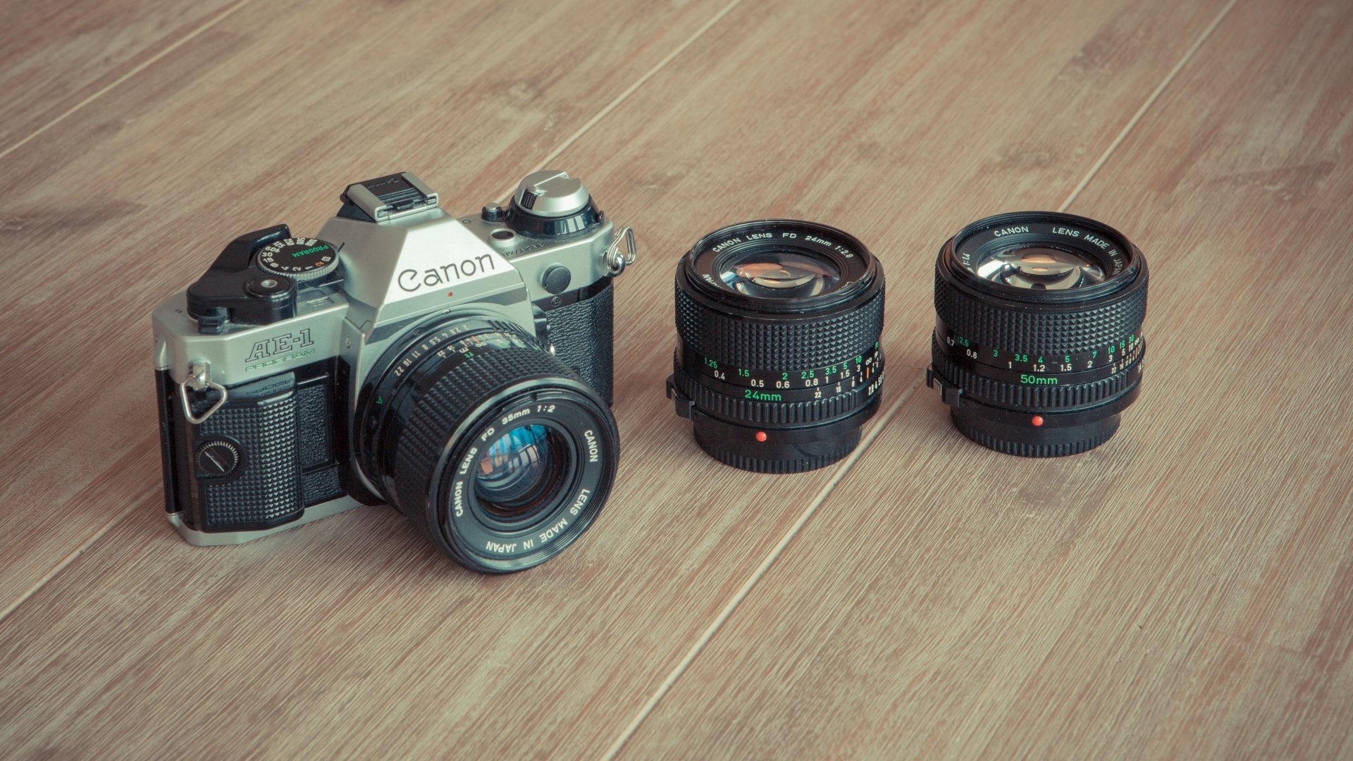 Download Canon Lens Man Made Camera 4k Ultra HD Wallpaper