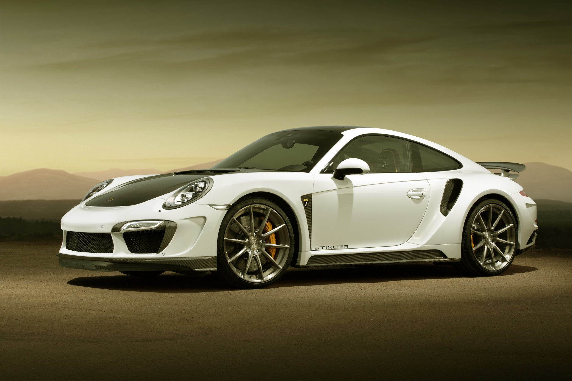 Sleek White Porsche 911 Turbo – 4K Ultra HD Wallpaper