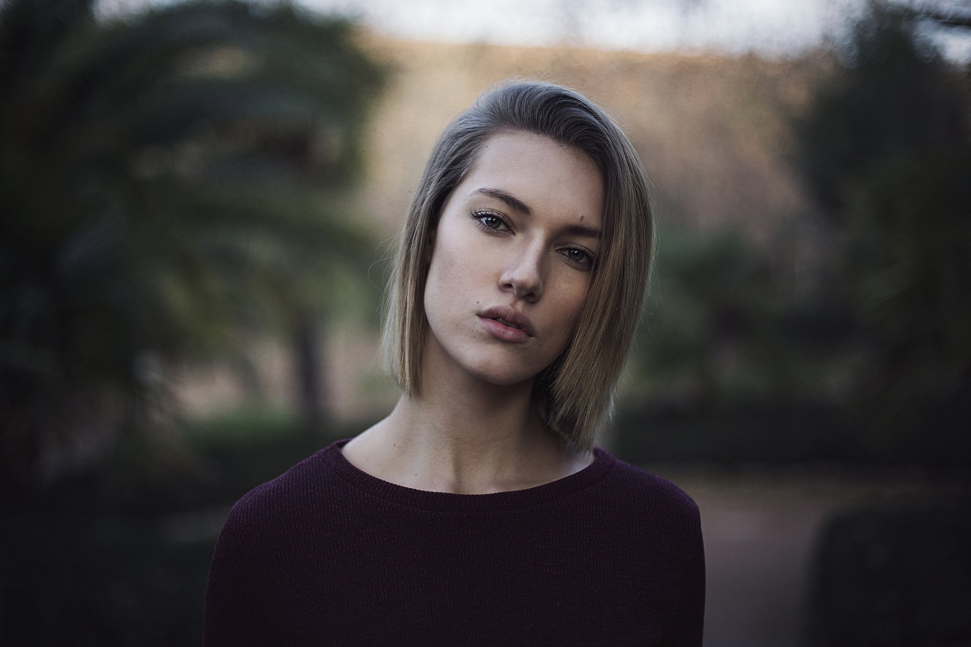 Download Blue Eyes Brunette Woman Model HD Wallpaper by Tania Cervián