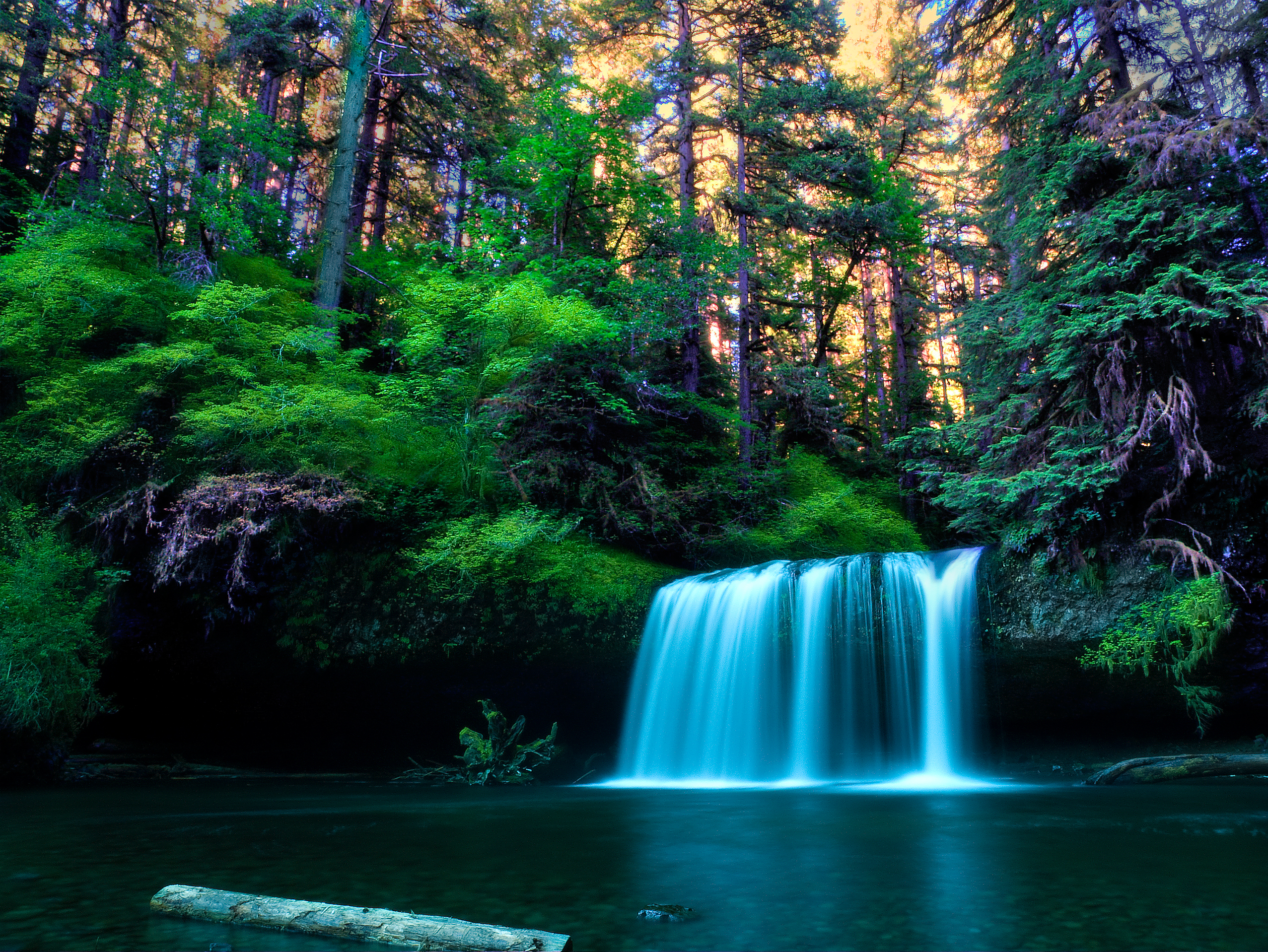 Найти фотки на телефон. Красивые водопады. Живая природа водопады. Фон для рабочего стола водопад. Обои на рабочий стол водопад.