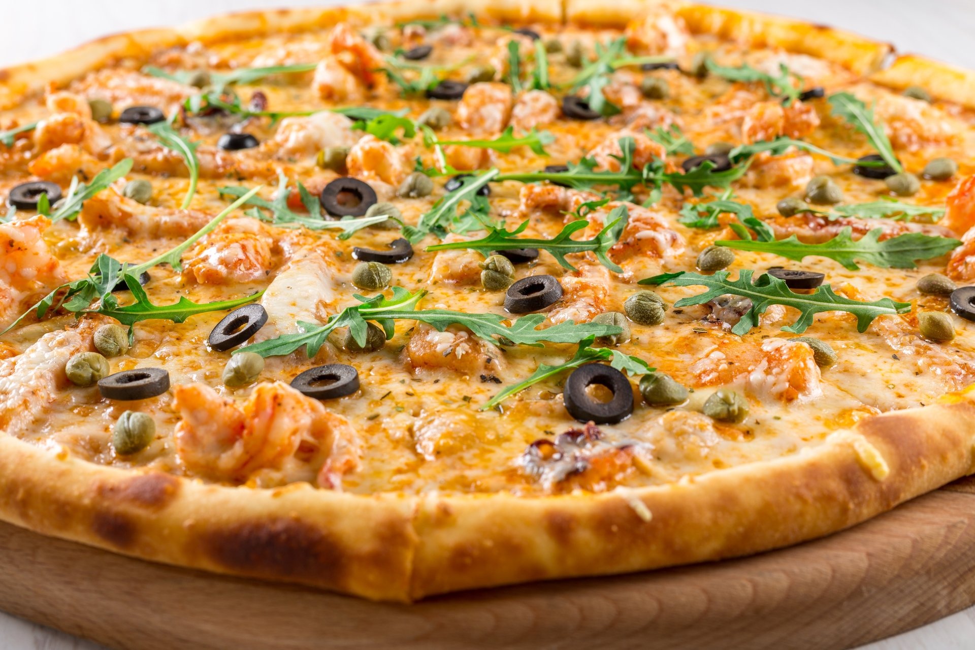 download-food-pizza-4k-ultra-hd-wallpaper