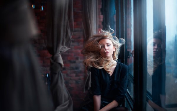 Women Model Blonde Reflection HD Wallpaper | Background Image