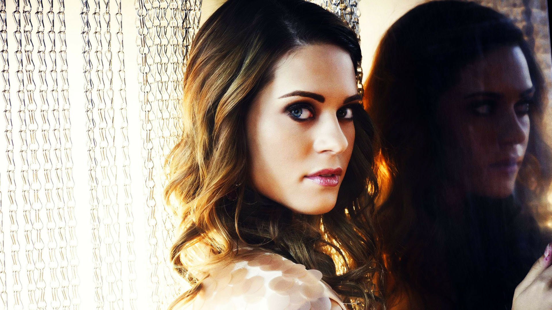 Download TV Show Nikita HD Wallpaper