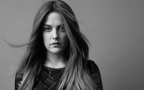 Black & White American actress Celebrity Riley Keough HD Desktop Wallpaper | Background Image