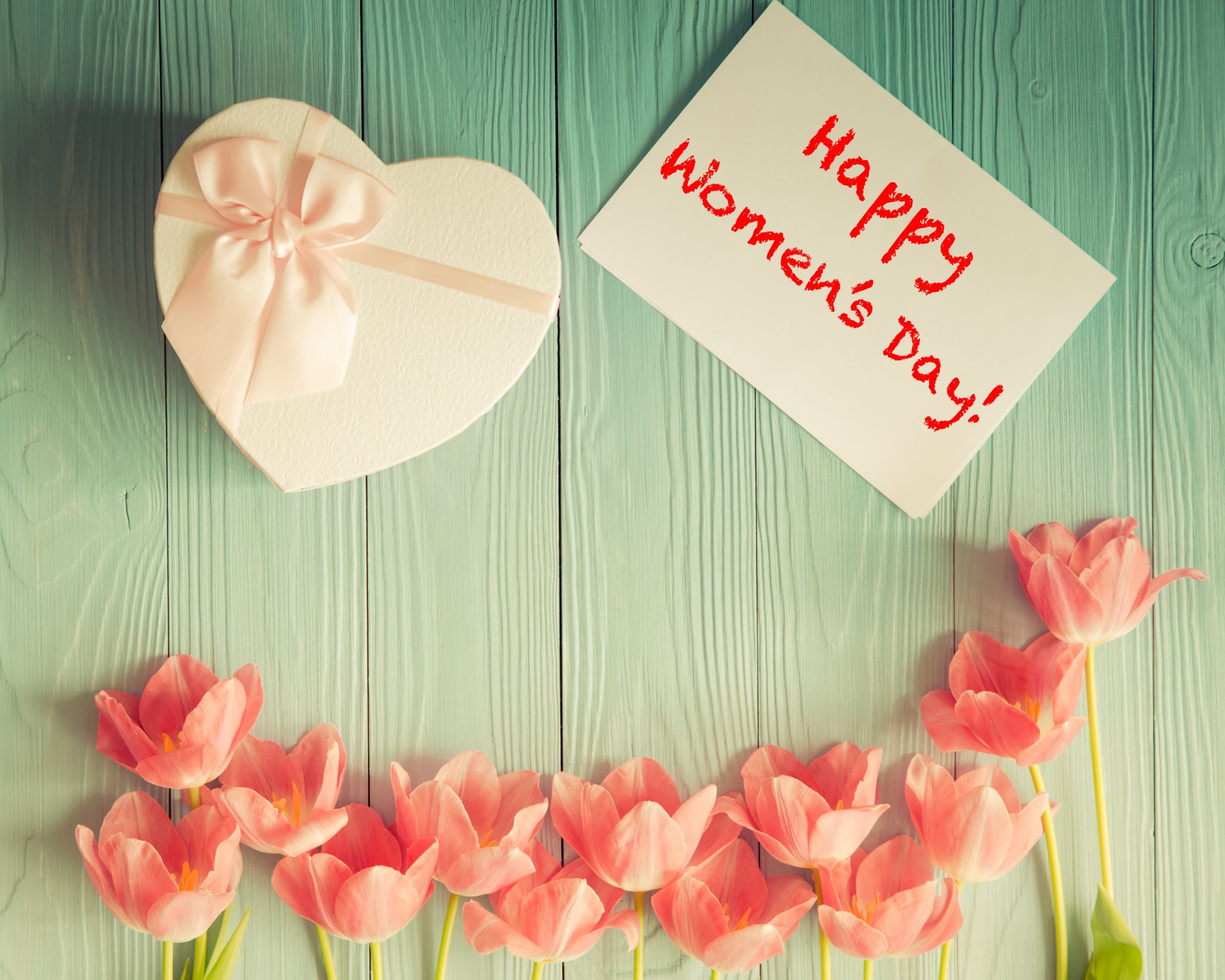 4K Ultra HD Women's Day Flower Gift Wallpaper