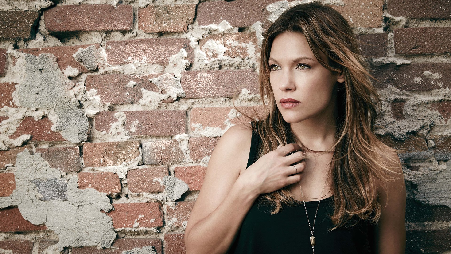 Download TV Show Kingdom (2014) HD Wallpaper