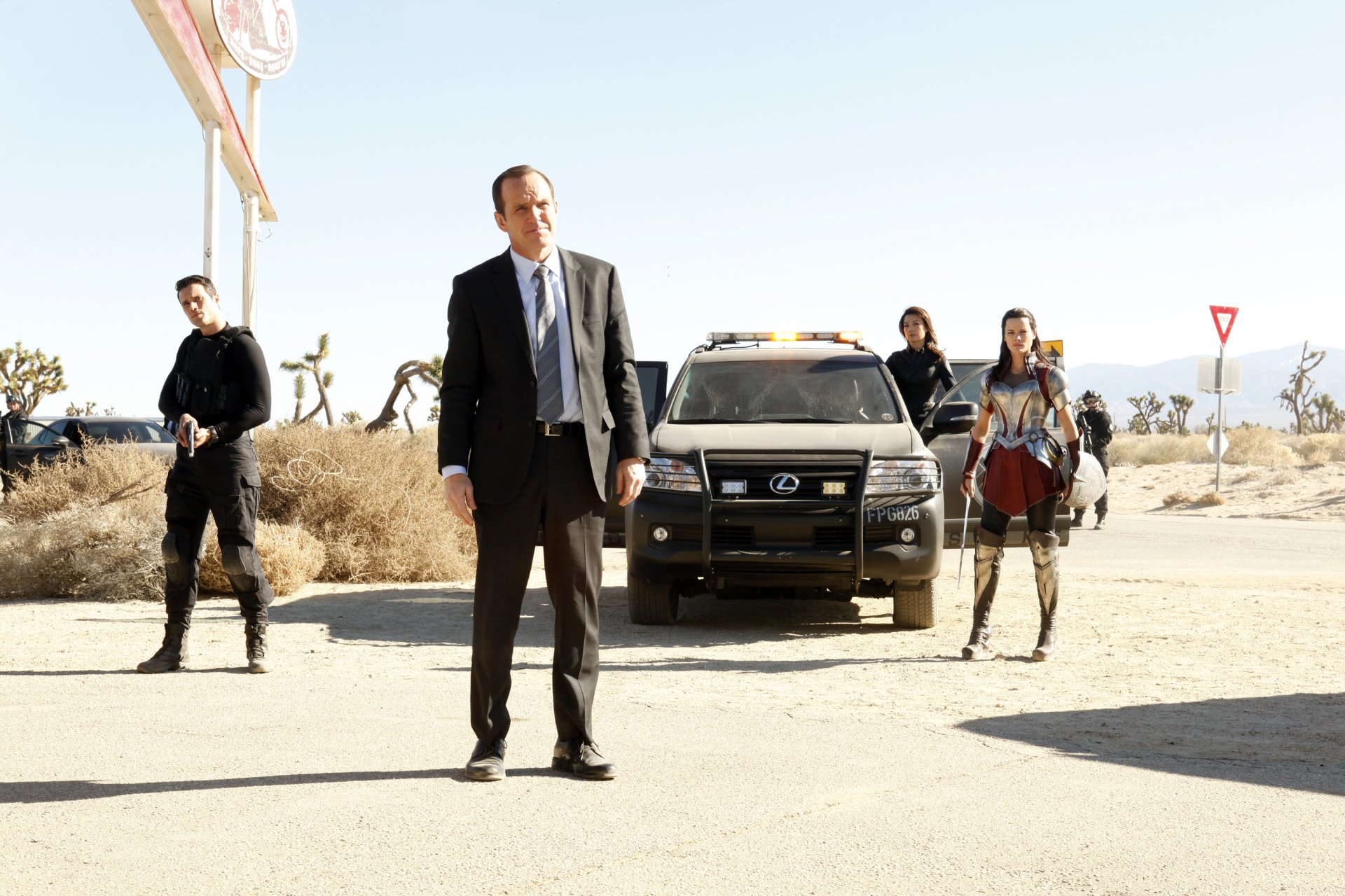 Download Sif (Marvel Comics) Jaimie Alexander Clark Gregg Phil Coulson TV Show Agents Of S.H.I.E.L.D. HD Wallpaper