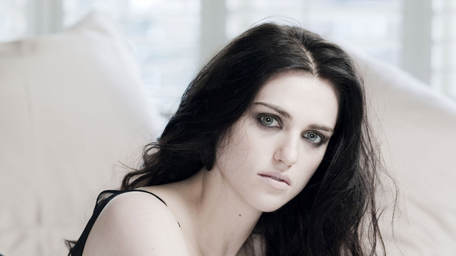 Download Face Green Eyes Brunette Actress Celebrity Katie McGrath HD  Wallpaper