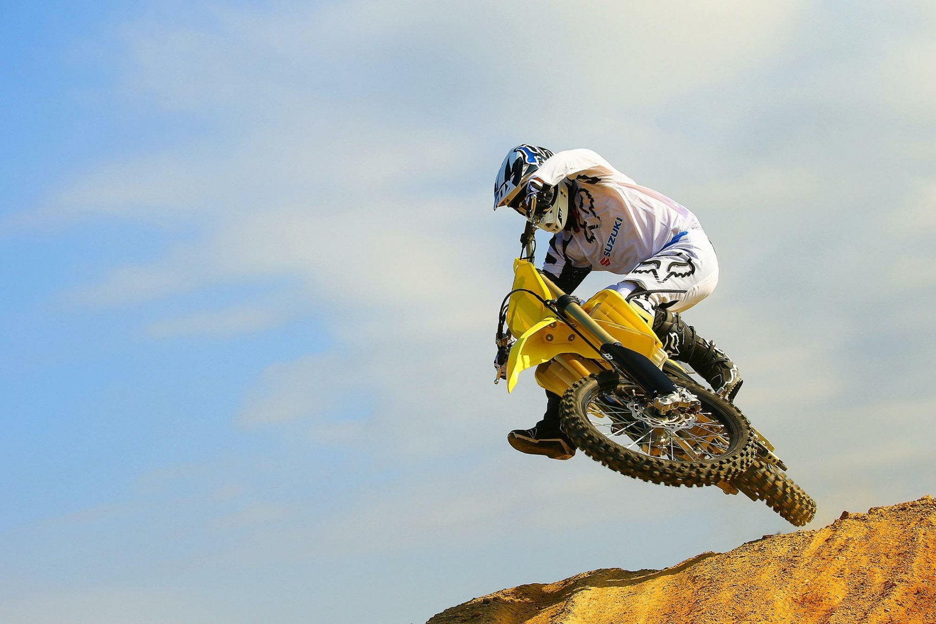 Download Vehicle Suzuki RM-Z250 HD Wallpaper
