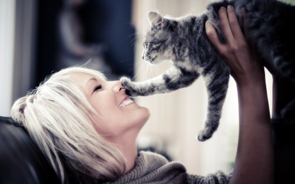 Women Mood Blonde Smile Cat HD Wallpaper | Background Image
