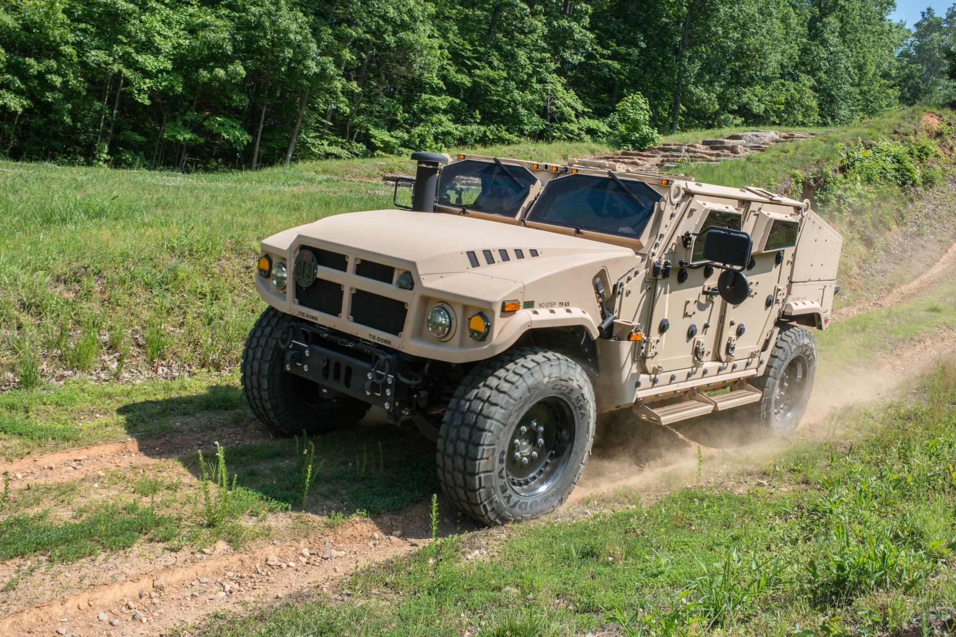 Download Combat Vehicle Light Tactical Vehicle AM General Military AM ...