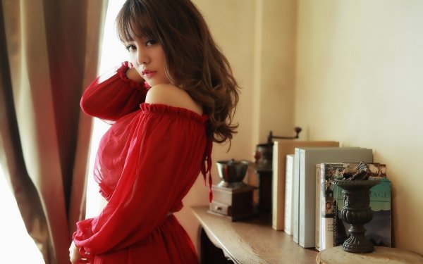 Femmes Asiatique Top Model Brune Red Dress Livre Fond d'écran HD | Image