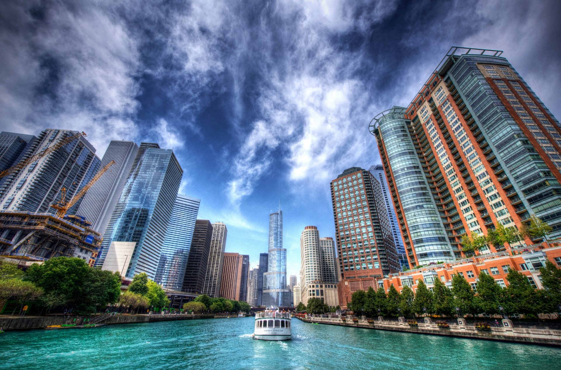 riverboat-in-chicago