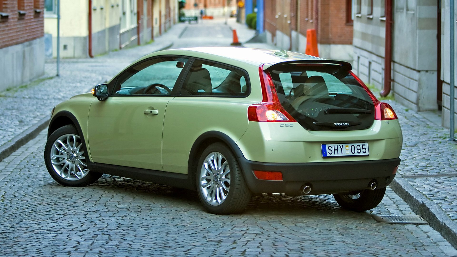 Download Green Car Hatchback Vehicle Volvo C30 HD Wallpaper