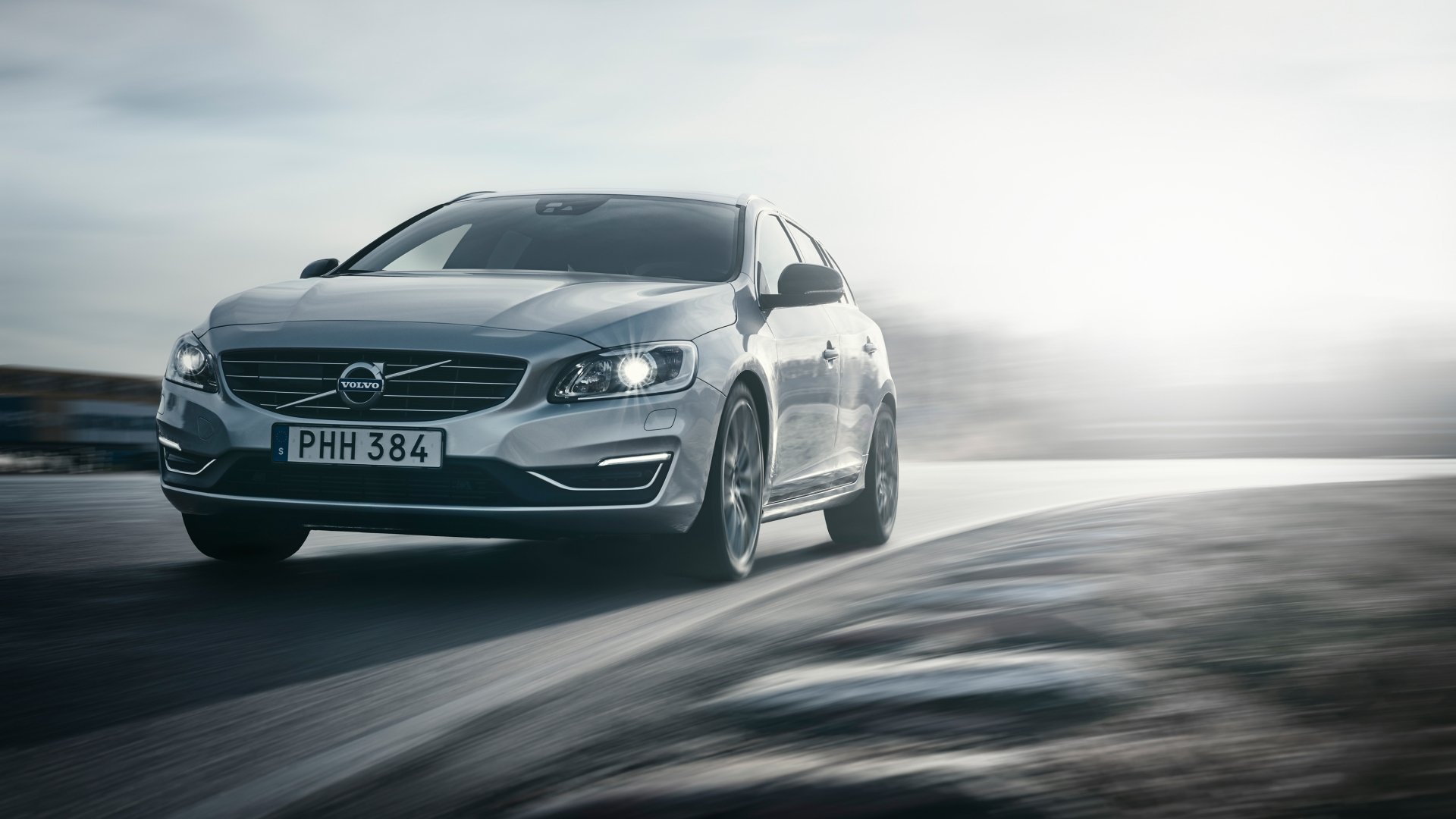 Download Silver Car Car Volvo Vehicle Volvo V60 4k Ultra HD Wallpaper