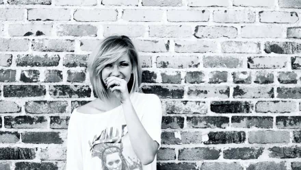  Ellie Goulding B&amp;W