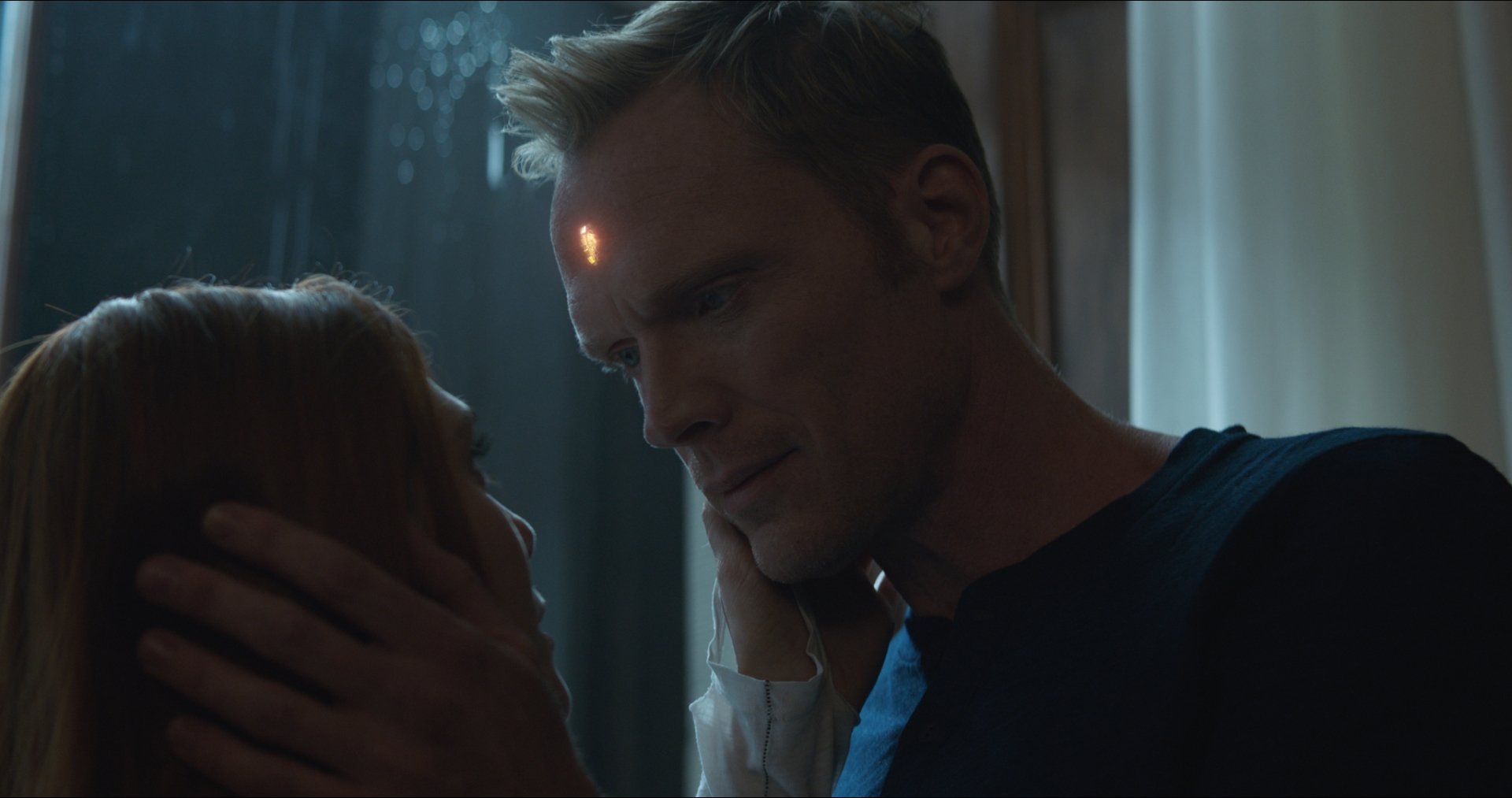 HD desktop wallpaper featuring Paul Bettany as Vision and Elizabeth Olsen as Scarlet Witch from Avengers: Infinity War, captured in an intimate moment.