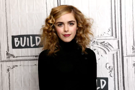Celebrity Kiernan Shipka HD Desktop Wallpaper | Background Image