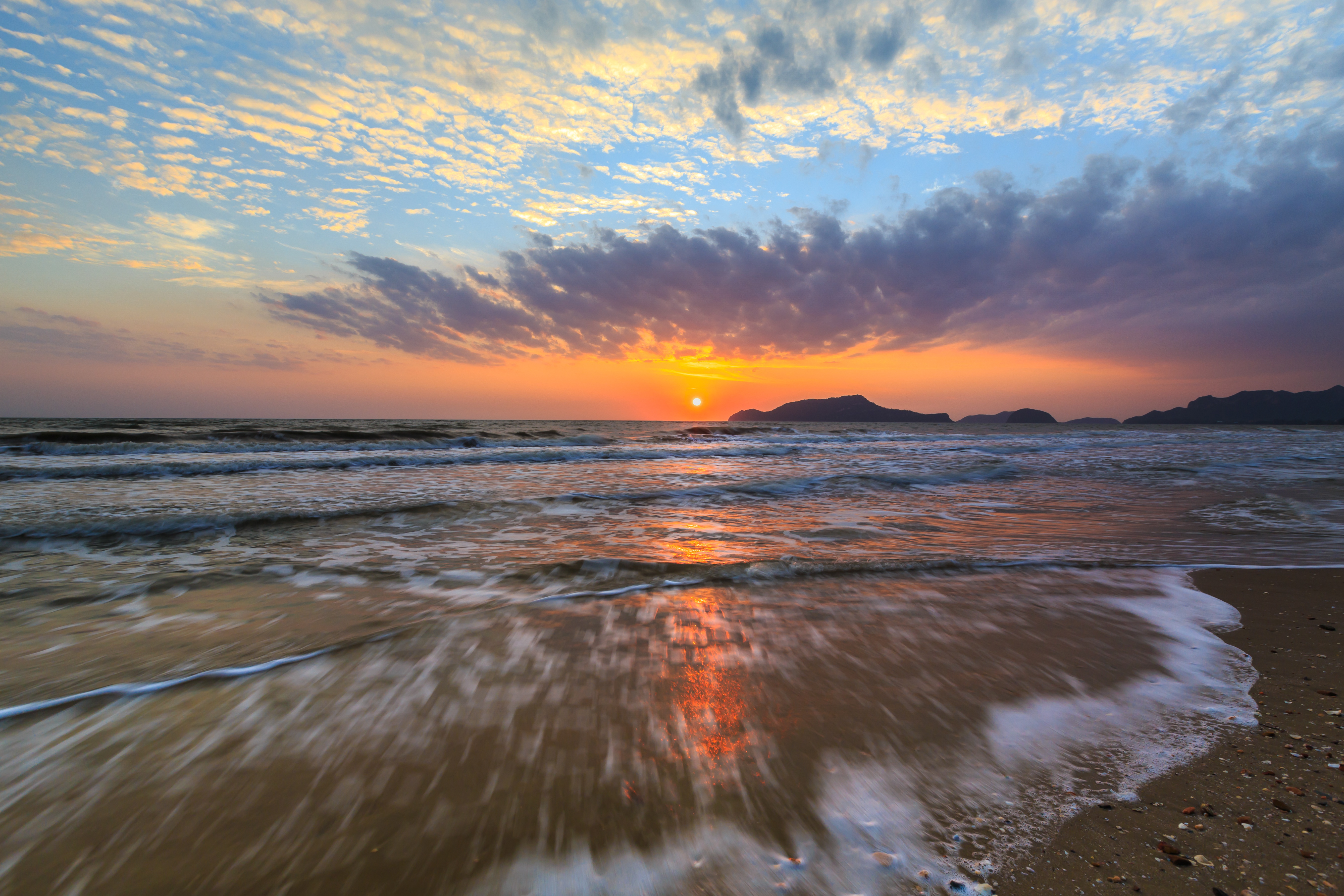 Download Sunset Horizon Cloud Sky Nature Ocean 4k Ultra HD Wallpaper