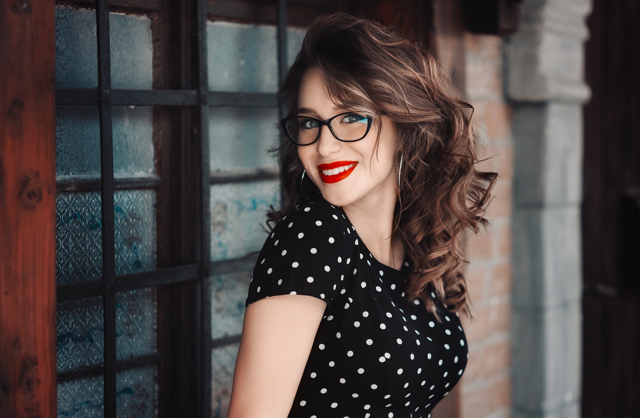 Radiant Brunette Model With Glasses And Vibrant Smile HD Wallpaper Radiant Brunette Model With Glasses And Vibrant Smile HD Wallpaper