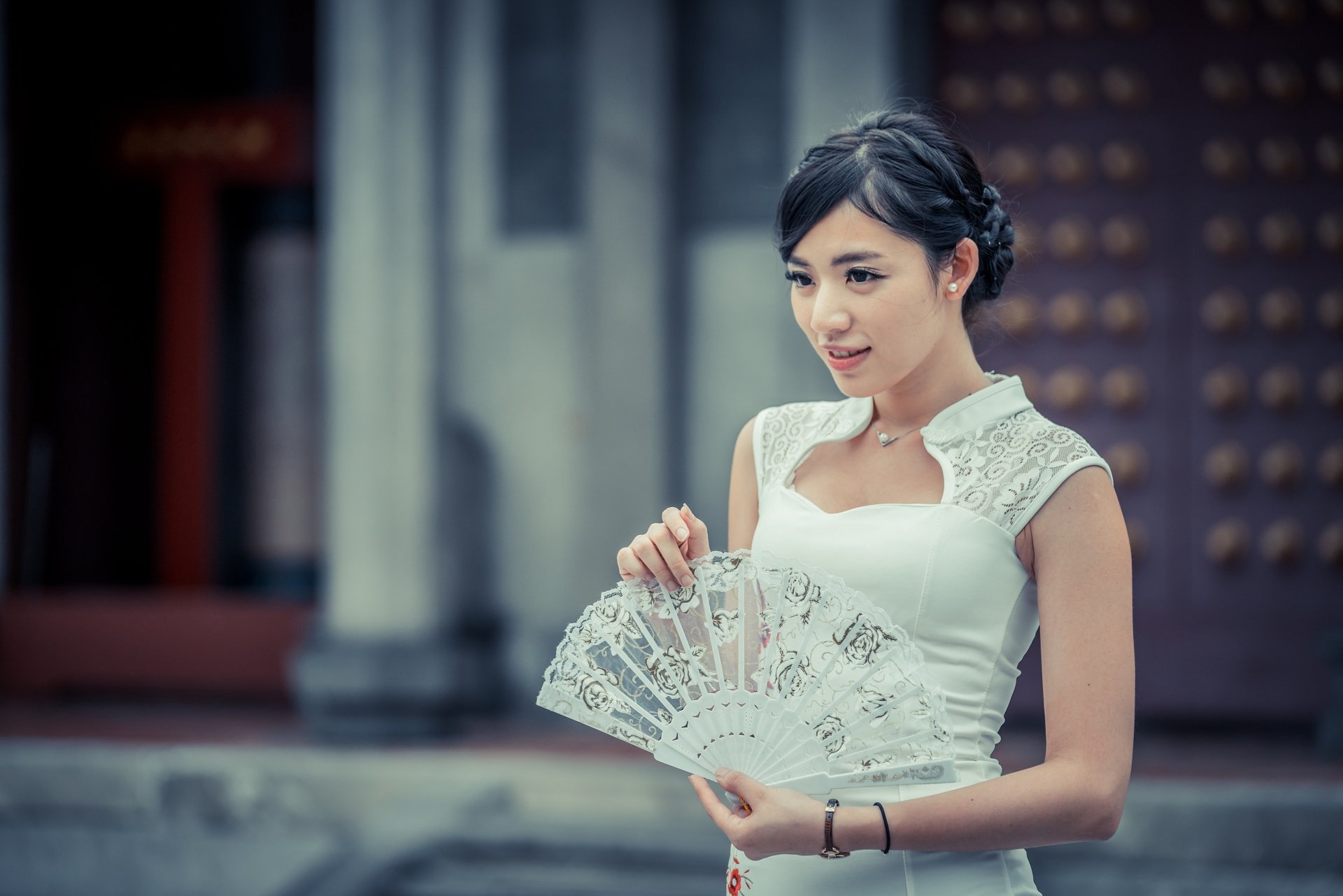 Download Black Hair Fan Depth Of Field White Dress Model Woman Asian 4k Ultra HD Wallpaper