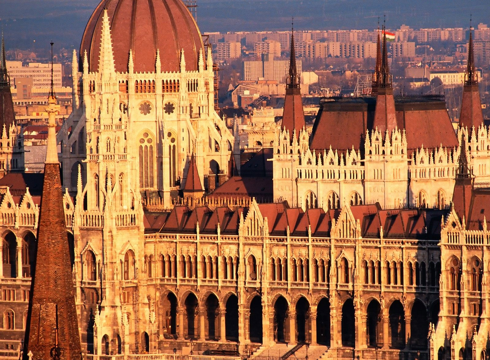 Parliament Budapest, Hungary: stunning HD desktop wallpaper with iconic architecture at sunset.