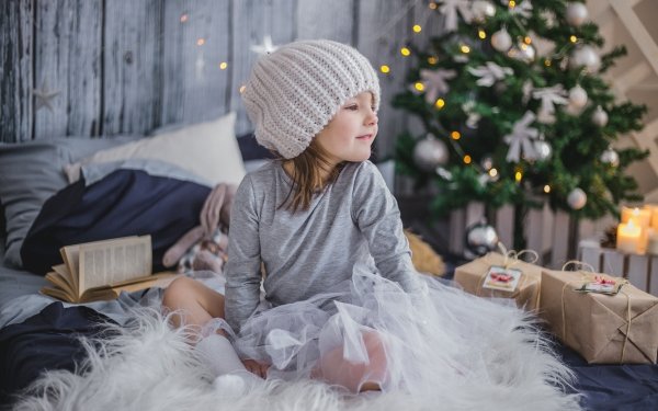 Photography Child Christmas Gift Christmas Tree Hat Book HD Wallpaper | Background Image
