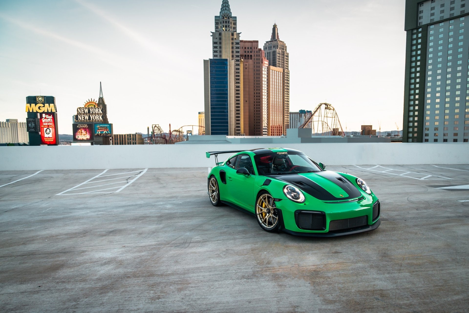 Download Green Car Car Porsche Porsche 911 Vehicle Porsche 911 GT3 HD Wallpaper