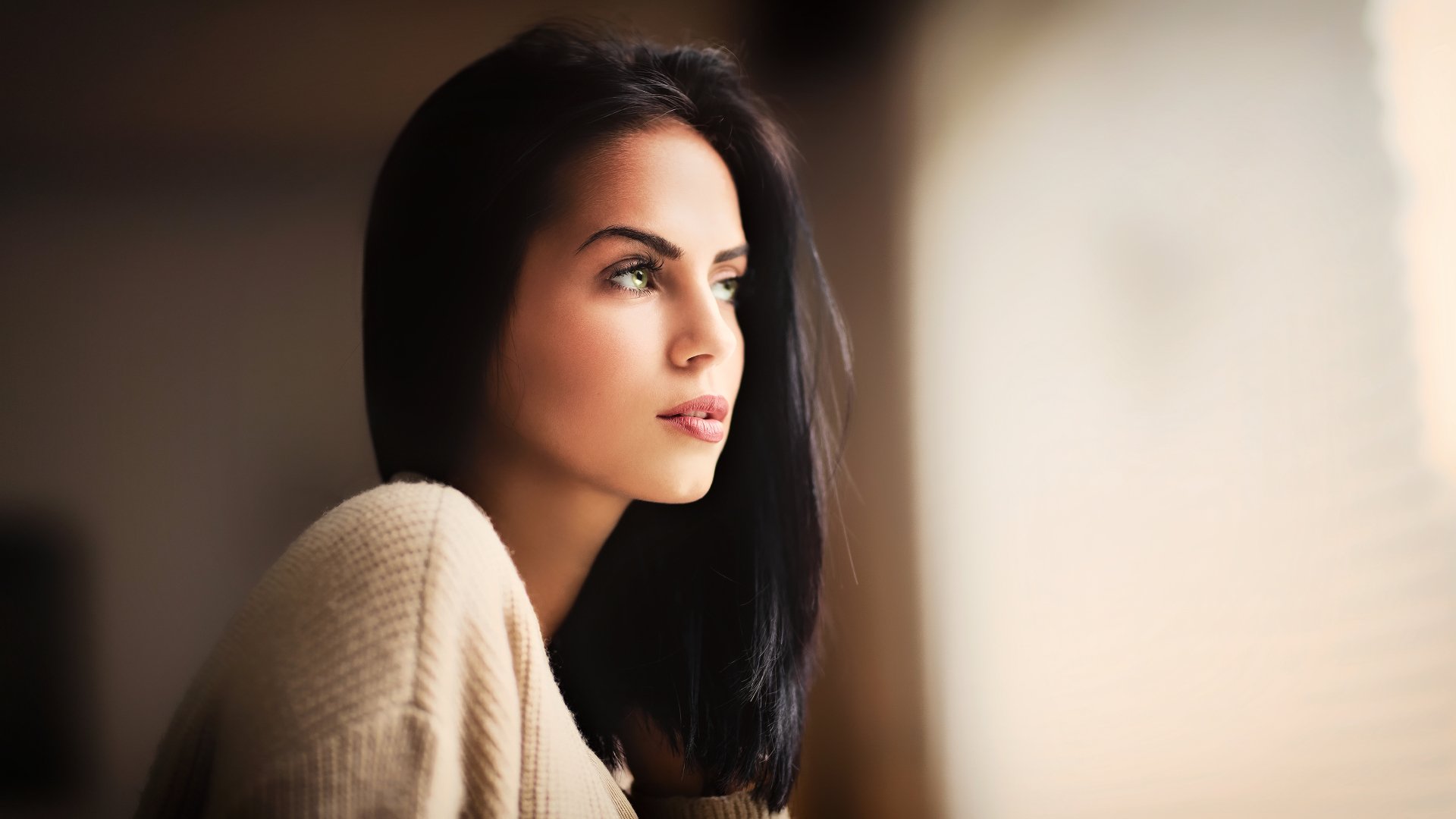Download Face Green Eyes Black Hair Woman Model 4k Ultra HD Wallpaper ...