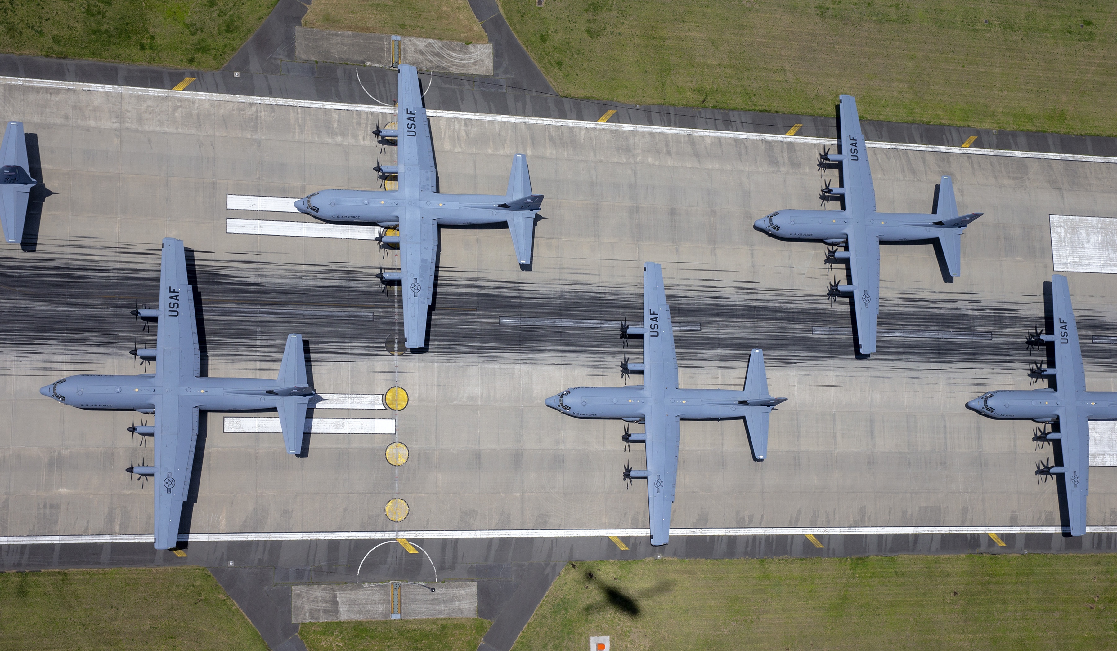 Military Lockheed Martin C-130J Super Hercules HD Wallpaper | Background Image