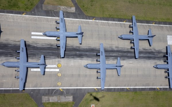 Military Lockheed Martin C-130J Super Hercules Military Transport Aircraft Aircraft Transport Aircraft HD Wallpaper | Background Image