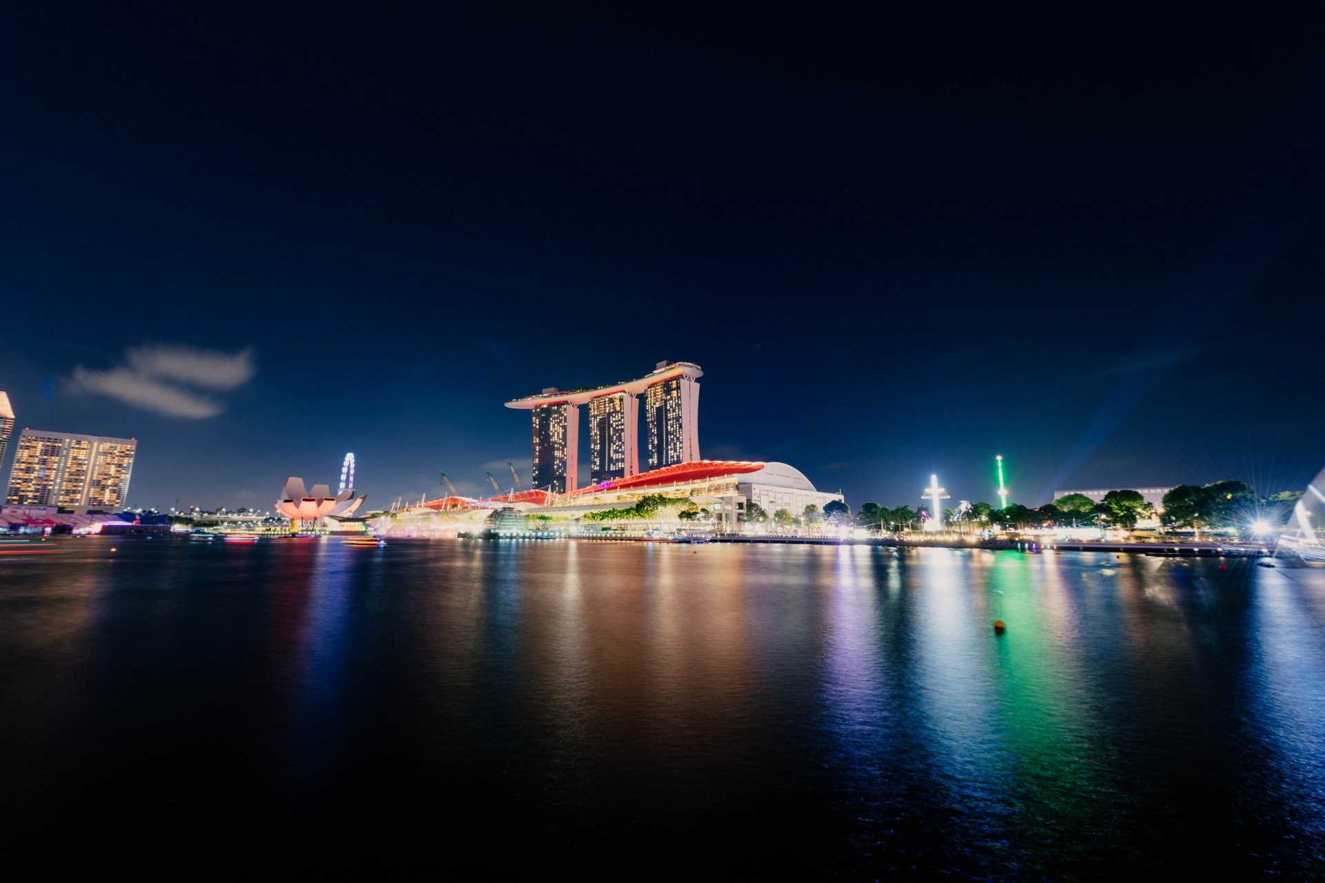 Download Building Man Made Marina Bay Sands 8k Ultra HD Wallpaper by chuttersnap