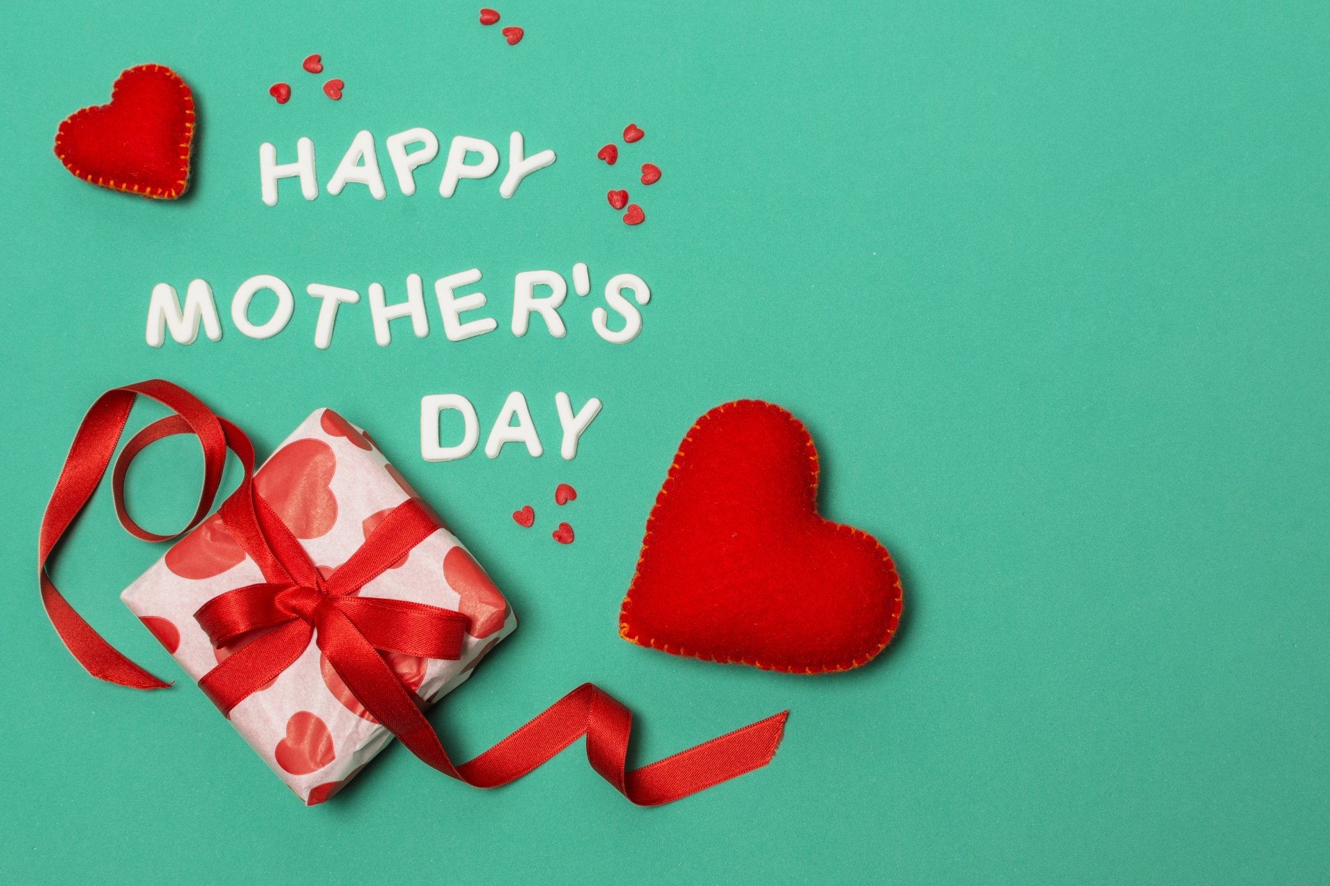 Download Heart Gift Happy Mother's Day Holiday Mother's Day 4k Ultra HD Wallpaper