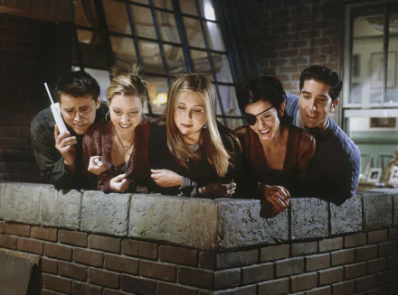 Ross Geller David Schwimmer Monica Geller Courteney Cox Joey Tribbiani Matt LeBlanc Phoebe Buffay Lisa Kudrow Rachel Green Jennifer Aniston Friends (TV Show) TV Show HD Desktop Wallpaper | Background Image